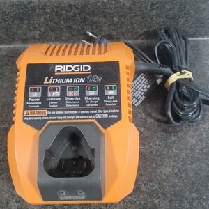 RIDGID 12V Lithium Ion Battery Charger - Model R86049